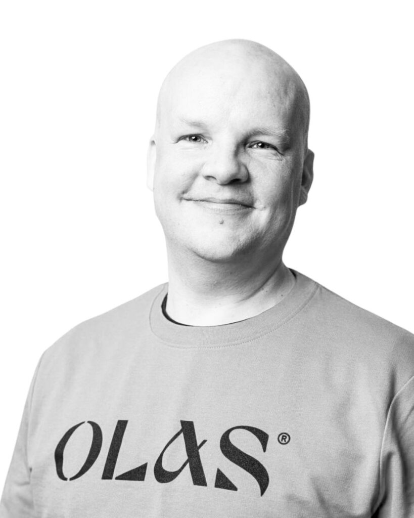 Riku Saari Olas Group BW 1