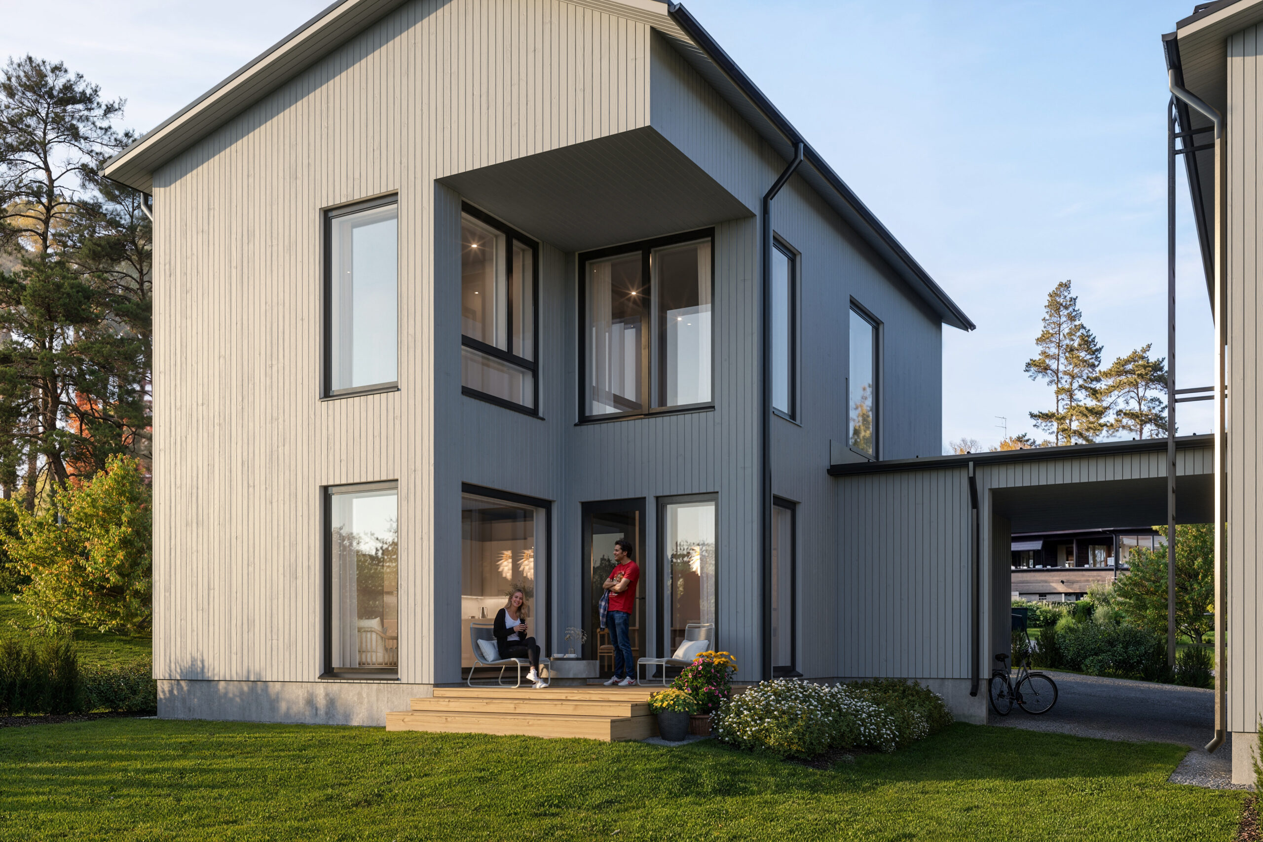 Helsingin Hopeavalkama, Vartiokylä | etupiha | Olas Group Oy